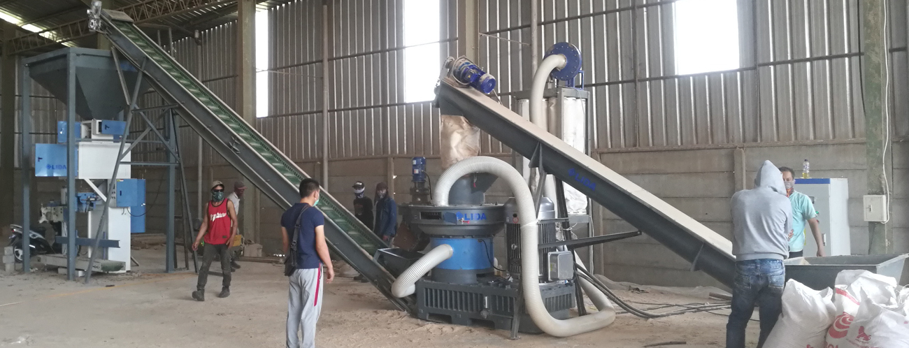 Indonesia 1-1.5 ton sawdust pelletizing production line case