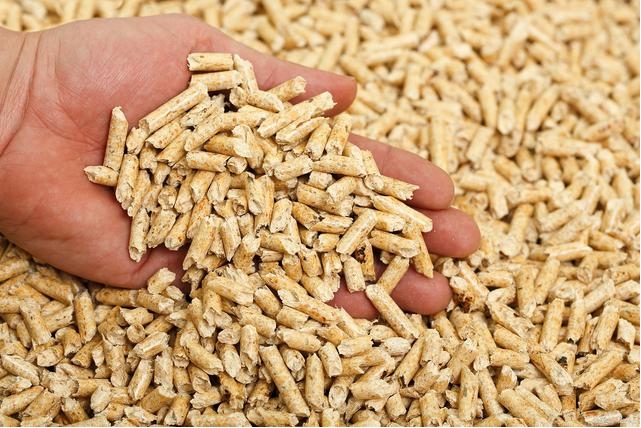 Implications of the composition of wood pellets